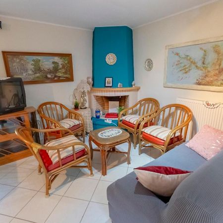 Krasa 2Bedroom Apartment Agios Matthaios  Luaran gambar